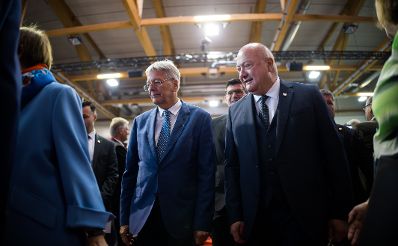 Am 3. Oktober 2025 nahm Bundeskanzler Christian Stocker (r.) am 71. &Ouml;sterreichischen Gemeindetag in Klagenfurt teil. Im Bild mit dem Landeshauptmann von K&auml;rnten Peter Kaiser (l.).