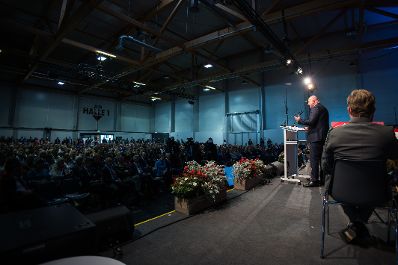 Am 3. Oktober 2025 nahm Bundeskanzler Christian Stocker (2.v.r.) am 71. &Ouml;sterreichischen Gemeindetag in Klagenfurt teil.