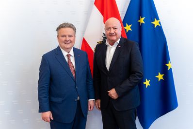 Am 8. Oktober 2025 empfing Bundeskanzler Christian Stocker (r.) den B&uuml;rgermeister von Wien Michael Ludwig (l.) zu einem Arbeitsgespr&auml;ch.
