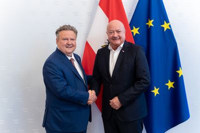 Am 8. Oktober 2025 empfing Bundeskanzler Christian Stocker (r.) den B&uuml;rgermeister von Wien Michael Ludwig (l.) zu einem Arbeitsgespr&auml;ch.