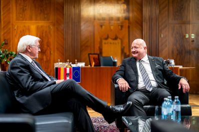 Am 21. Oktober 2025 empfing Bundeskanzler Christian Stocker (r.) den deutschen Bundespr&auml;sidenten Frank-Walter Steinmeier (l.) zu einem Arbeitsgespr&auml;ch.