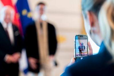 Am 26. Oktober 2025 lud Bundeskanzler Christian Stocker anl&auml;sslich des Nationalfeiertags Besucherinnen und Besucher zum Tag der offenen T&uuml;r ins Bundeskanzleramt.