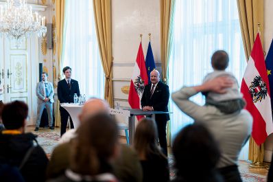 Am 26. Oktober 2025 lud Bundeskanzler Christian Stocker anl&auml;sslich des Nationalfeiertags Besucherinnen und Besucher zum Tag der offenen T&uuml;r ins Bundeskanzleramt.