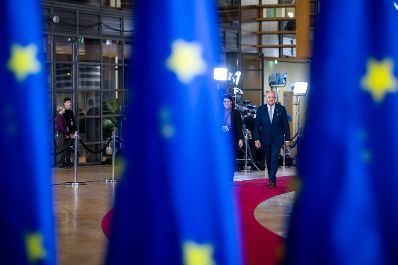 Am 17. Dezember 2025 nahm Bundeskanzler Christian Stocker (r.) an dem Treffen der EU-Staats- und Regierungschefs in Br&uuml;ssel teil. Im Bild beim Doorstep.