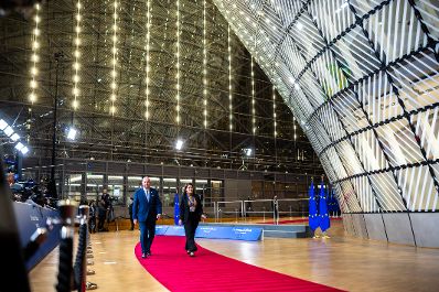 Am 17. Dezember 2025 nahm Bundeskanzler Christian Stocker (2.v.r.) an dem Treffen der EU-Staats- und Regierungschefs in Br&uuml;ssel teil. Im Bild beim Doorstep.