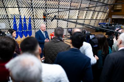 Am 17. Dezember 2025 nahm Bundeskanzler Christian Stocker (im Bild) an dem Treffen der EU-Staats- und Regierungschefs in Br&uuml;ssel teil. Im Bild beim Doorstep.