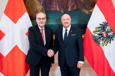 Am 15. J&auml;nner 2026 empfing Bundeskanzler Christian Stocker (r.) den Bundespr&auml;sidenten der Schweiz Guy Parmelin (l.) zu einem Arbeitsgespr&auml;ch.