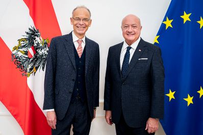 Am 15. J&auml;nner 2026 empfing Bundeskanzler Christian Stocker (r.) den CEO der Wiener B&ouml;rse Christoph Boschan und den CEO von Wienerberger Heimo Scheuch (l.) zu einem Arbeitsgespr&auml;ch.