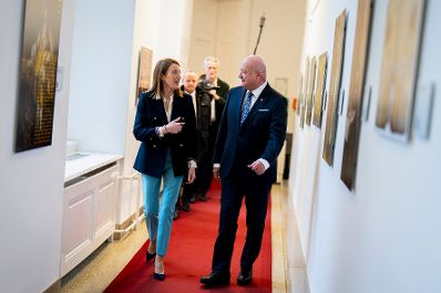 Am 16. J&auml;nner 2026 empfing Bundeskanzler Chistian Stocker (r.) die Pr&auml;sidentin des Europ&auml;ischen Parlaments Roberta Metsola (l.) im Bundeskanzleramt.