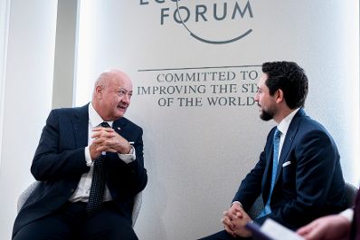 Am 21. J&auml;nner 2026 nahm Bundeskanzler Christian Stocker (l.) am Weltwirtschaftsforum in Davos teil. Im Bild bei einem Arbeitsgespr&auml;ch mit dem Kronprinzen von Jordanien Hussein bin Abdullah (r.).