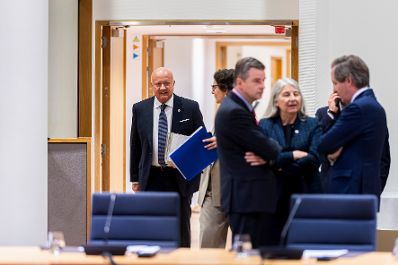 Am 22. J&auml;nner 2026 reiste Bundeskanzler Christian Stocker (l.) nach Br&uuml;ssel und nahm am EU-Sondergipfel teil.