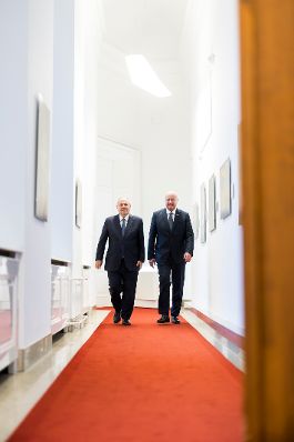 Am 26. J&auml;nner 2026 empfing Bundeskanzler Christian Stocker (r.) den Vorstandsvorsitzenden von Yad Vashem, Dani Dayan (l.) zu einem Arbeitsgespr&auml;ch im Bundeskanzleramt.