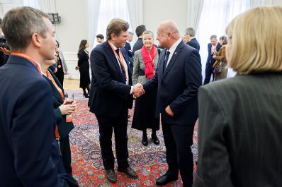 Am 27. J&auml;nner 2026 nahm Bundeskanzler Christian Stocker (m.r.) gemeinsam mit Vertreterinnen und Vertreter der Wiener B&ouml;rse am CEO Lunch teil.