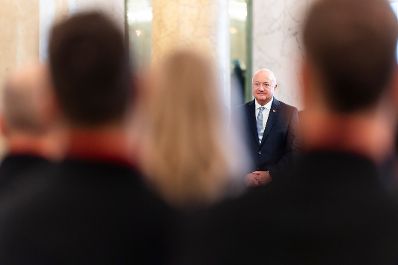 Am 28. J&auml;nner 2026 nahm Bundeskanzler Christian Stocker (im Bild) an der Vereidigung der Olympiadelegation teil.