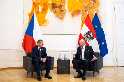 Am 10. Februar 2026 empfing Bundeskanzler Christian Stocker (r.) den Ministerpr&auml;sident der Tschechischen Republik Andrej Babis (l.), zu einem Arbeitsgespr&auml;ch im Bundeskanzleramt.
