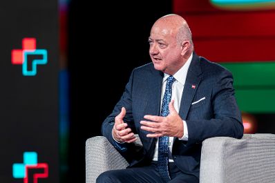 Am 10. Februar 2026 nahm Bundeskanzler Christian Stocker (im Bild) am Pro und Contra Spezial bei Puls24 teil.