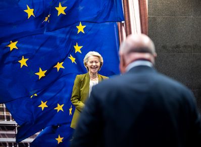 Am 11. Februar 2026 nahm Bundeskanzler Christian Stocker (r.) am &bdquo;European Industry Summit 2026&ldquo; in Antwerpen teil. Im Bild mit der Pr&auml;sidentin der Europ&auml;ischen Kommission Ursula von der Leyen (l.).