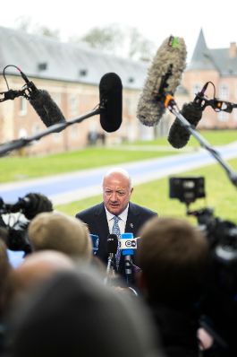 Am 12. Februar 2026 nahm Bundeskanzler Christian Stocker am Informellen Gipfel der EU-Staats- und Regierungschefs teil. Im Bild beim Doorstep.