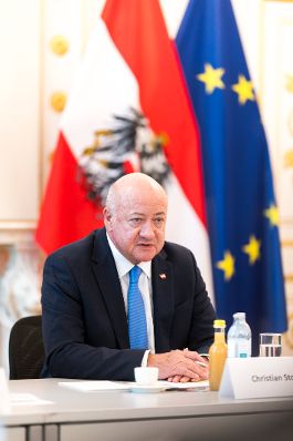 Am 26. Februar 2026 gab Bundeskanzler Christian Stocker (im Bild) anl&auml;sslich der einj&auml;hrigen Zusammenarbeit der Bundesregierung gemeinsam mit Vizekanzler Andreas Babler und Bundesministerin Beate Meinl-Reisinger ein Pressegespr&auml;ch.