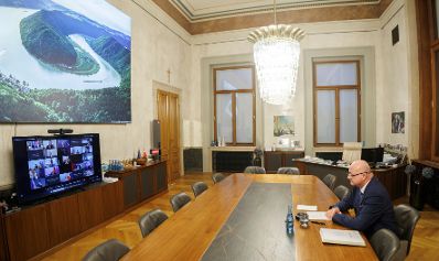 Am 10. M&auml;rz 2026 nahm Bundeskanzler Christian Stocker (r.) an einer Videokonferenz zum Thema Wettbewerbsf&auml;higkeit mit mehreren EU-Staats- und Regierungschefs teil.