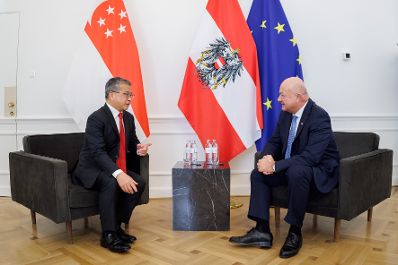 Am 17. M&auml;rz 2026 empfing Bundeskanzler Christian Stocker (r.) den Justizminister von Singapur Edwin Tong (l.) zu einem Arbeitsgespr&auml;ch im Bundeskanzleramt.