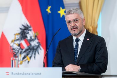 Am 8. April 2026 gab Bundeskanzler Christian Stocker gemeinsam mit Regierungsberater f&uuml;r nationale Sicherheit und Krisenvorsorge Peter Vorhofer (im Bild) ein Pressestatement zur Einrichtung eines Koordinationsgremiums.