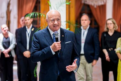 Am 15. April 2026 reiste Bundeskanzler Christian Stocker (m.) zu einem mehrt&auml;gigem Arbeitsbesuch nach Indien. Im Bild beim Empfang in der &ouml;sterreichischen Botschaft.