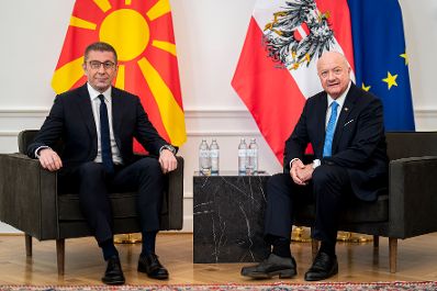 Am 22. April 2026 empfing Bundeskanzler Christian Stocker (r.) den Premierminister von Nordmadzedonien Hristijan Mickoski (l.) zu einem Arbeitsbesuch im Bundeskanzleramt.