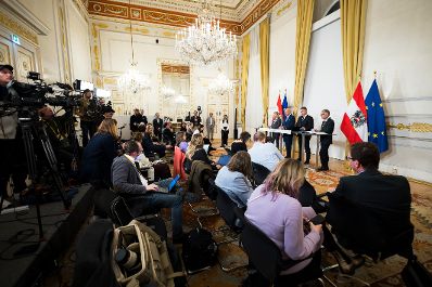 Am 27. April 2026 gab Bundeskanzler Christian Stocker gemeinsam mit Vizekanzler Andreas Babler, Bundesministerin Beate Meinl-Reisinger und Bundesminister Markus Marterbauer eine Pressekonferenz zum Thema Doppelbudget 2027/28.