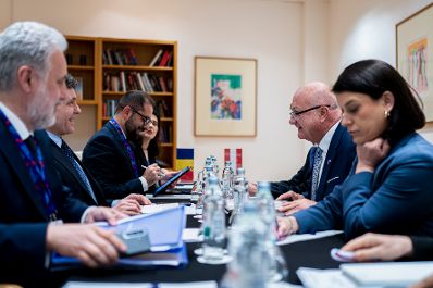 Am 28. April 2026 reiste Bundeskanzler Christian Stocker (2.v.r.) zu einem Arbeitsbesuch nach Dubrovnik. Im Bild bei einem Arbeitsgespr&auml;ch mit dem Staatspr&auml;sident von Rum&auml;nien, Nicuşor Dan (2.v.l.).