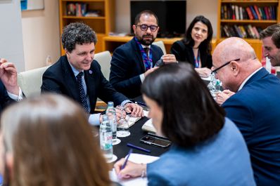 Am 28. April 2026 reiste Bundeskanzler Christian Stocker (r.) zu einem Arbeitsbesuch nach Dubrovnik. Im Bild bei einem Arbeitsgespr&auml;ch mit dem Staatspr&auml;sident von Rum&auml;nien, Nicuşor Dan (l.).