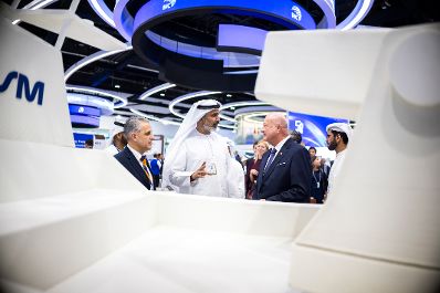 Am 7. Mai 2026 reiste Bundeskanzler Christian Stocker (m.r.) zu einem mehrt&auml;gigem Arbeitsbesuch in die Vereinigte Arabische Emirate. Im Bild beim Besuch der &bdquo;Make it in the Emirates&ldquo; Messe.
