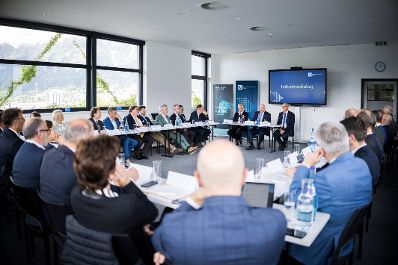 Am 12. Mai 2026 nahm Bundeskanzler Christian Stocker im Rahmen seines Bundesl&auml;ndertages an einem Industriedialog teil.