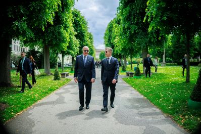 Am 21. Mai 2026 empfing Bundeskanzler Christian Stocker (m.l.) den Premierminister von Ungarn Peter Magyar (m.r.) zu einem Arbeitsbesuch im Bundeskanzleramt.