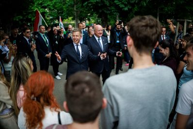 Am 21. Mai 2026 empfing Bundeskanzler Christian Stocker (m.r.) den Premierminister von Ungarn Peter Magyar (m.l.) zu einem Arbeitsbesuch im Bundeskanzleramt.