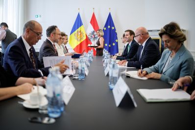 Am 28. Mai 2026 empfing Bundeskanzler Christian Stocker (2.v.r.) den Premierminister von Andorra Xavier Espot Zamora (2.v.l.) zu einem Arbeitsbesuch im Bundeskanzleramt.