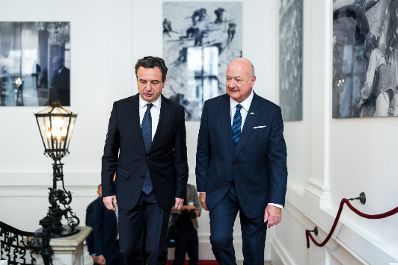 Am 9. Juni 2026 empfing Bundeskanzler Christian Stocker (r.) den kosovarischen Premierminister Albin Kurti (l.) zu einem Gespr&auml;ch