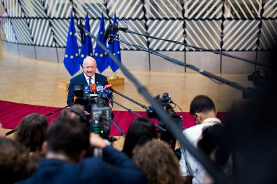 Am 18. Juni 2026 nahm Bundeskanzler Christian Stocker an dem Treffen der EU-Staats- und Regierungschefs in Br&uuml;ssel teil. Im Bild beim Doorstep.