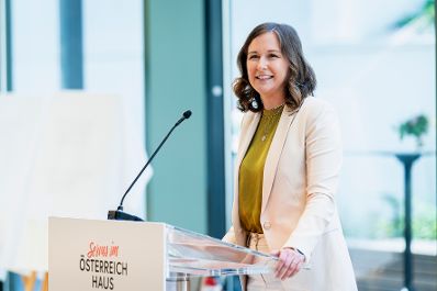 Am 19. Juni 2026 er&ouml;ffnete Bundeskanzler Christian Stocker gemeinsam mit Bundesministerin Claudia Bauer (im Bild) und Bundesministerin Beate Meinl-Reisinger das &Ouml;sterreich-Haus in Br&uuml;ssel.