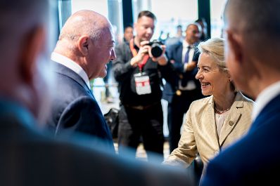 Am 25. Juni 2026 nahm Bundeskanzler Christian Stocker (l.) an der Ukraine Recovery Konferenz in Danzig teil. Im Bild mit Ursula von der Leyen (r.), Pr&auml;sidentin der Europ&auml;ischen Kommission.