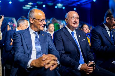 Am 25. Juni 2026 nahm Bundeskanzler Christian Stocker (r.) an der Ukraine Recovery Konferenz in Danzig teil. Im Bild mit Friedrich Merz (l.), Bundeskanzler der Bundesrepublik Deutschland.
