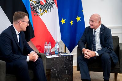 Am 3. Juni 2026 empfing Bundeskanzler Christian Stocker (r.) den Estnischen Premierminister Kristen Michal (l.) zu einem Arbeitsgespr&auml;ch.