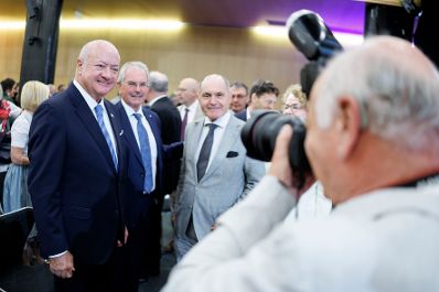 Am 10 Juli 2026 nahm Bundeskanzler Christian Stocker (l.) am Festakt &bdquo;40 Jahre Landeshauptstadt St. P&ouml;lten&ldquo; an der Hochschule f&uuml;r Angewandte Wissenschaften in St. P&ouml;lten teil.