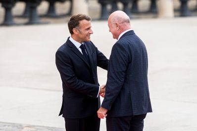 Am 13. Juli 2026 reiste Bundeskanzler Christian Stocker (r.) zu einem mehrt&auml;gigen Arbeitsbesuch nach Paris. Im Bild mit dem Staatspr&auml;sident der Franz&ouml;sischen Republik Emmanuel Macron (l.).