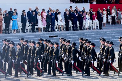 Am 13. Juli 2026 reiste Bundeskanzler Christian Stocker zu einem mehrt&auml;gigen Arbeitsbesuch nach Paris. Im Bild beim Besuch der Milit&auml;rparade anl&auml;sslich des franz&ouml;sischen Nationalfeiertags.