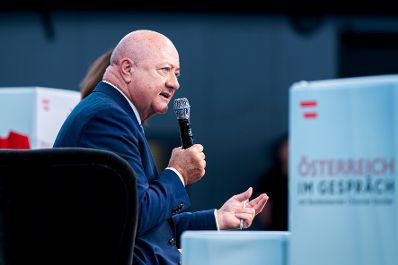 Am 16. Juli 2026 startete Bundeskanzler Christian Stocker (im Bild) seine Sommertour "&Ouml;sterreich im Gespr&auml;ch" im Haus der Digitalisierung in Tulln.