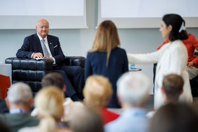 Am 23. Juli 2026 lud Bundeskanzler Christian Stocker (im Bild) zur Veranstaltung "&Ouml;sterreich im Gespr&auml;ch" in Innsbruck.