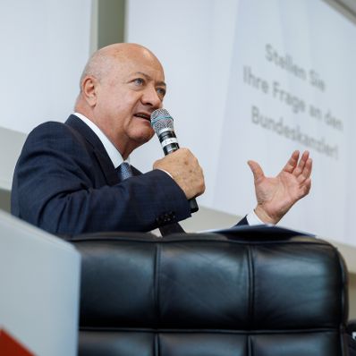 Am 23. Juli 2026 lud Bundeskanzler Christian Stocker (im Bild) zur Veranstaltung "&Ouml;sterreich im Gespr&auml;ch" in Innsbruck.