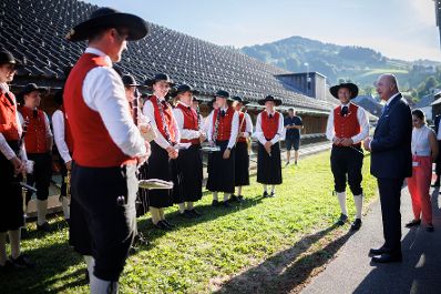 Am 24. Juli 2026 lud Bundeskanzler Christian Stocker (r.) zur Veranstaltung "&Ouml;sterreich im Gespr&auml;ch" in Schwarzenberg.