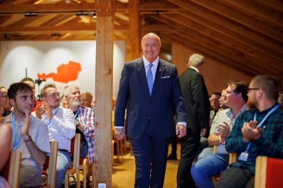 Am 24. Juli 2026 lud Bundeskanzler Christian Stocker (im Bild) zur Veranstaltung "&Ouml;sterreich im Gespr&auml;ch" in Schwarzenberg.
